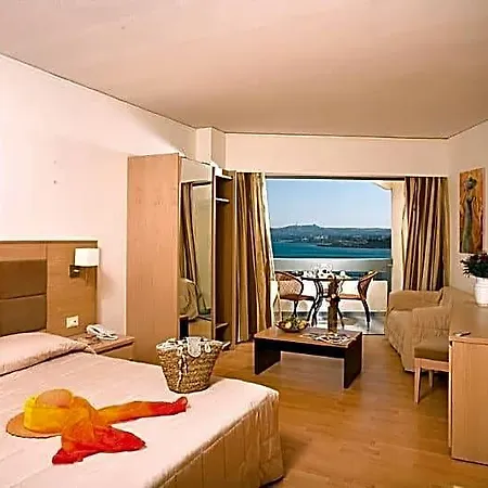 Otel Lomeniz 3*