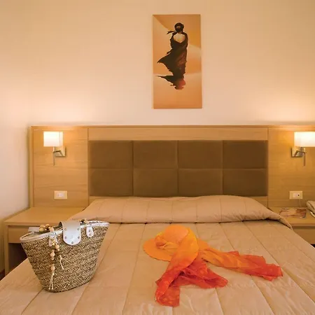Lomeniz Hotel